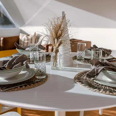 Huswell - Bright Overlooking The 3 Towers Of Appartement